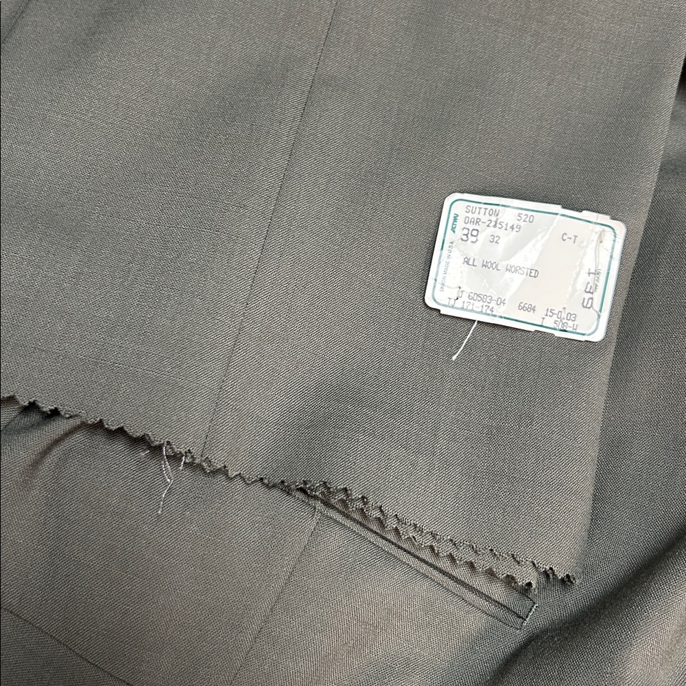 9932 Austin Reed Drab Green Suit Dillards Size 39R Coat 32 Pants - Picture 14 of 16